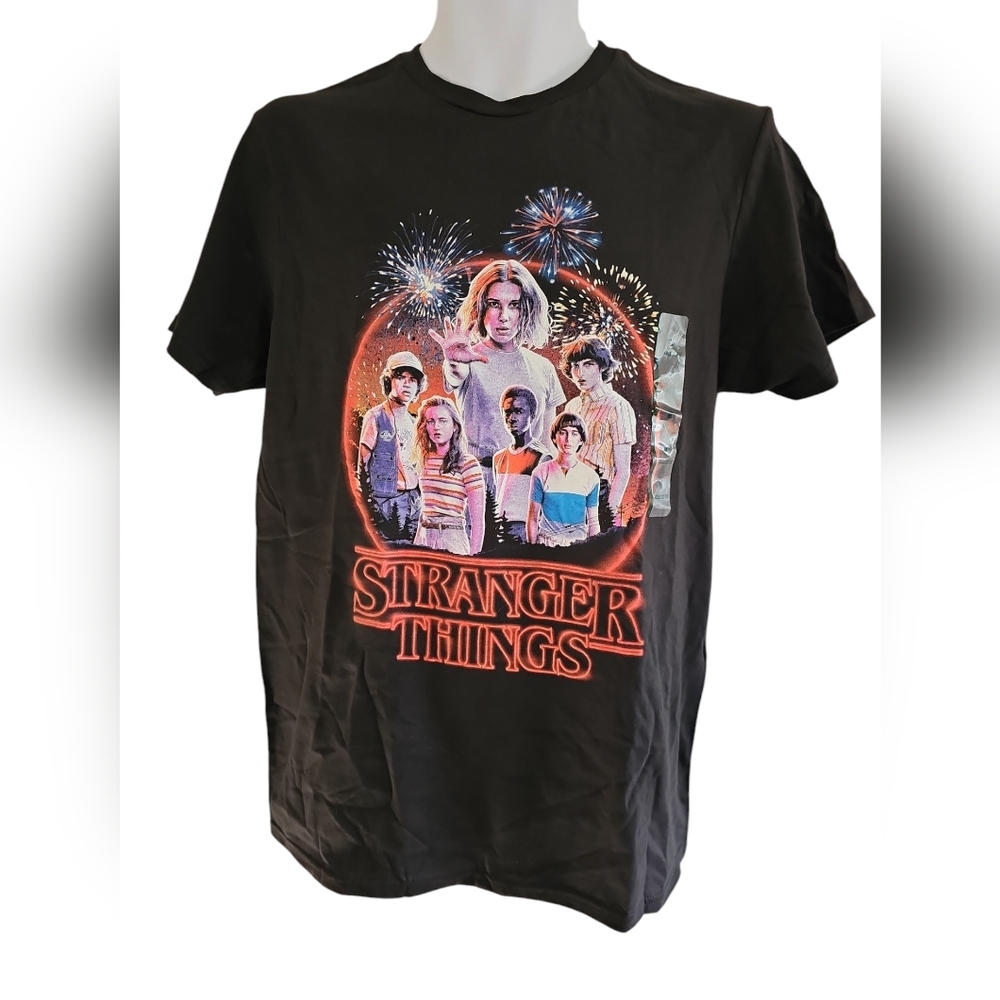 Stranger Things Season 3 Men’s Medium Black Graphic Tee Netflix Show Merch Retro